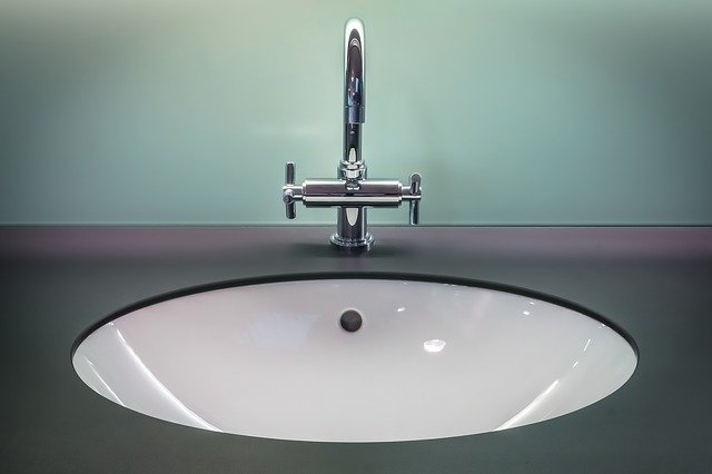 4 acabados de grifería de baño a considerar para su baño